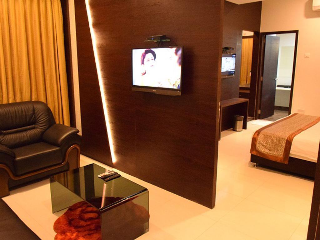Hotel Sai Jashan Shirdi - Where Blessings & Comfort Meet Buitenkant foto