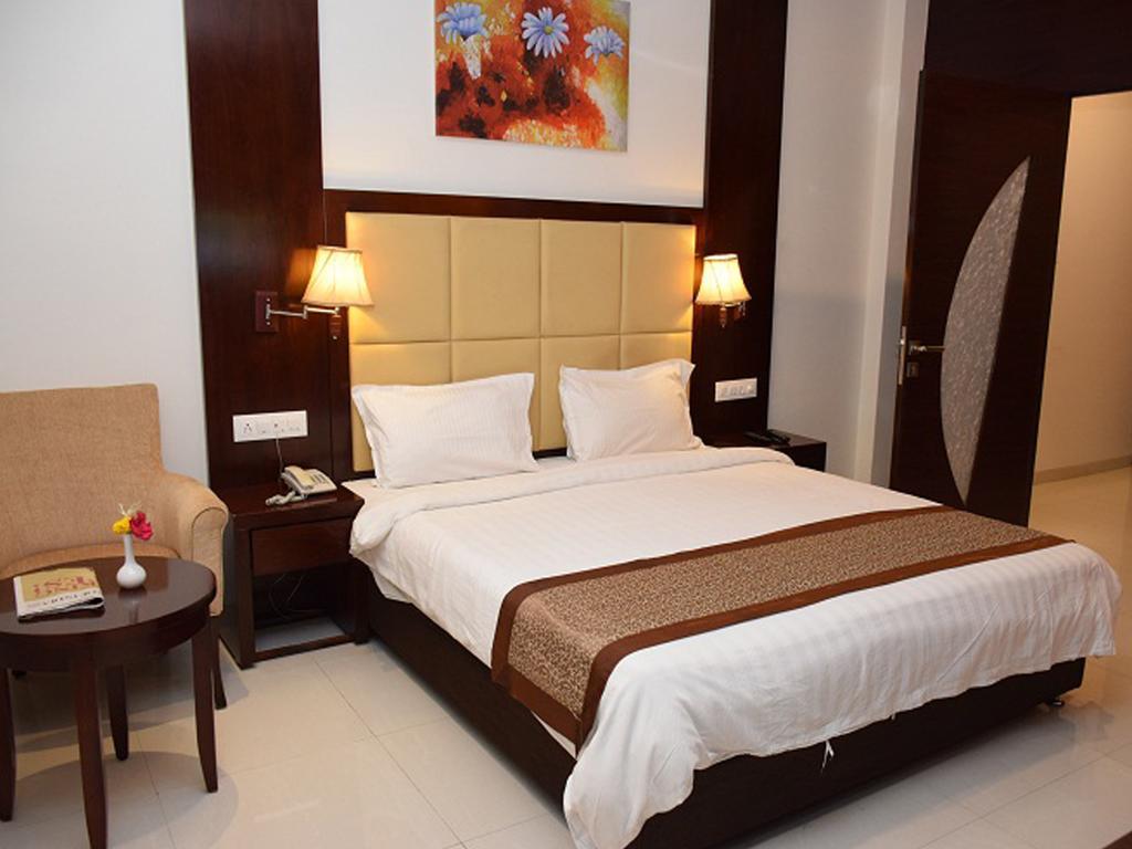 Hotel Sai Jashan Shirdi - Where Blessings & Comfort Meet Buitenkant foto
