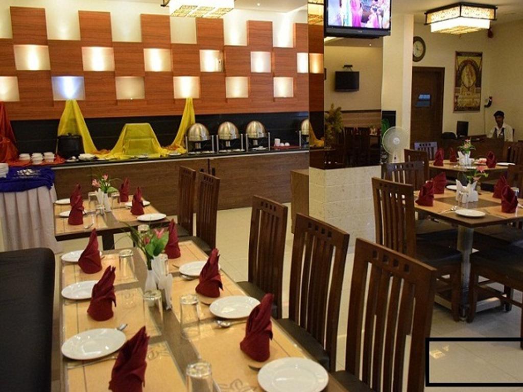 Hotel Sai Jashan Shirdi - Where Blessings & Comfort Meet Buitenkant foto