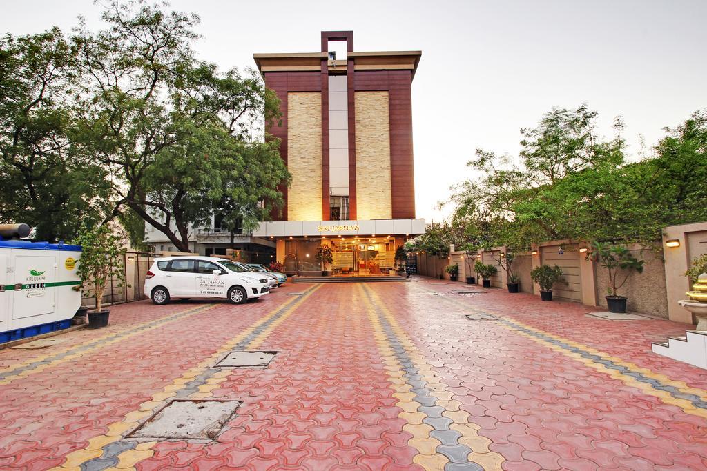 Hotel Sai Jashan Shirdi - Where Blessings & Comfort Meet Buitenkant foto