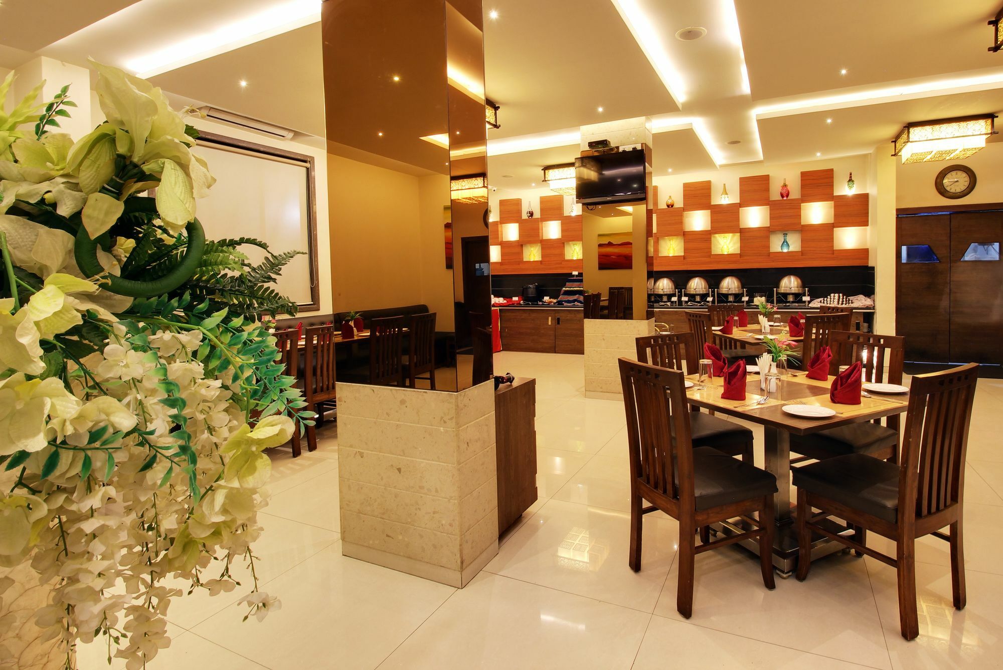 Hotel Sai Jashan Shirdi - Where Blessings & Comfort Meet Buitenkant foto