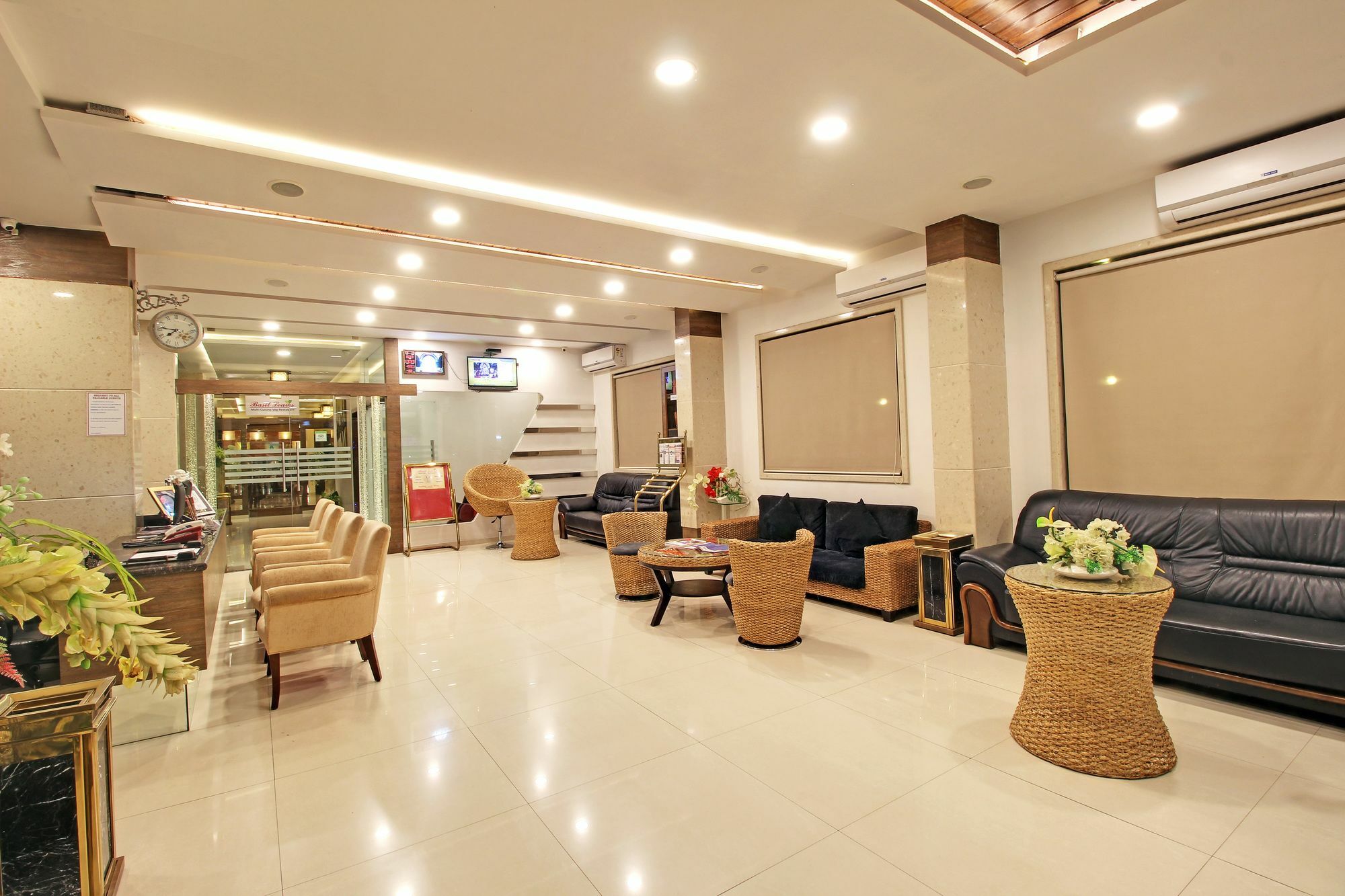 Hotel Sai Jashan Shirdi - Where Blessings & Comfort Meet Buitenkant foto