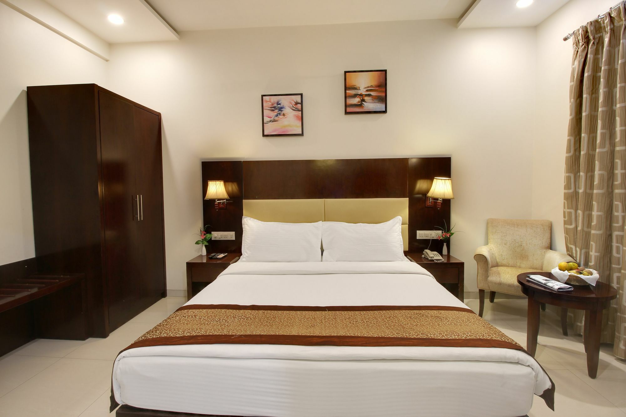 Hotel Sai Jashan Shirdi - Where Blessings & Comfort Meet Buitenkant foto