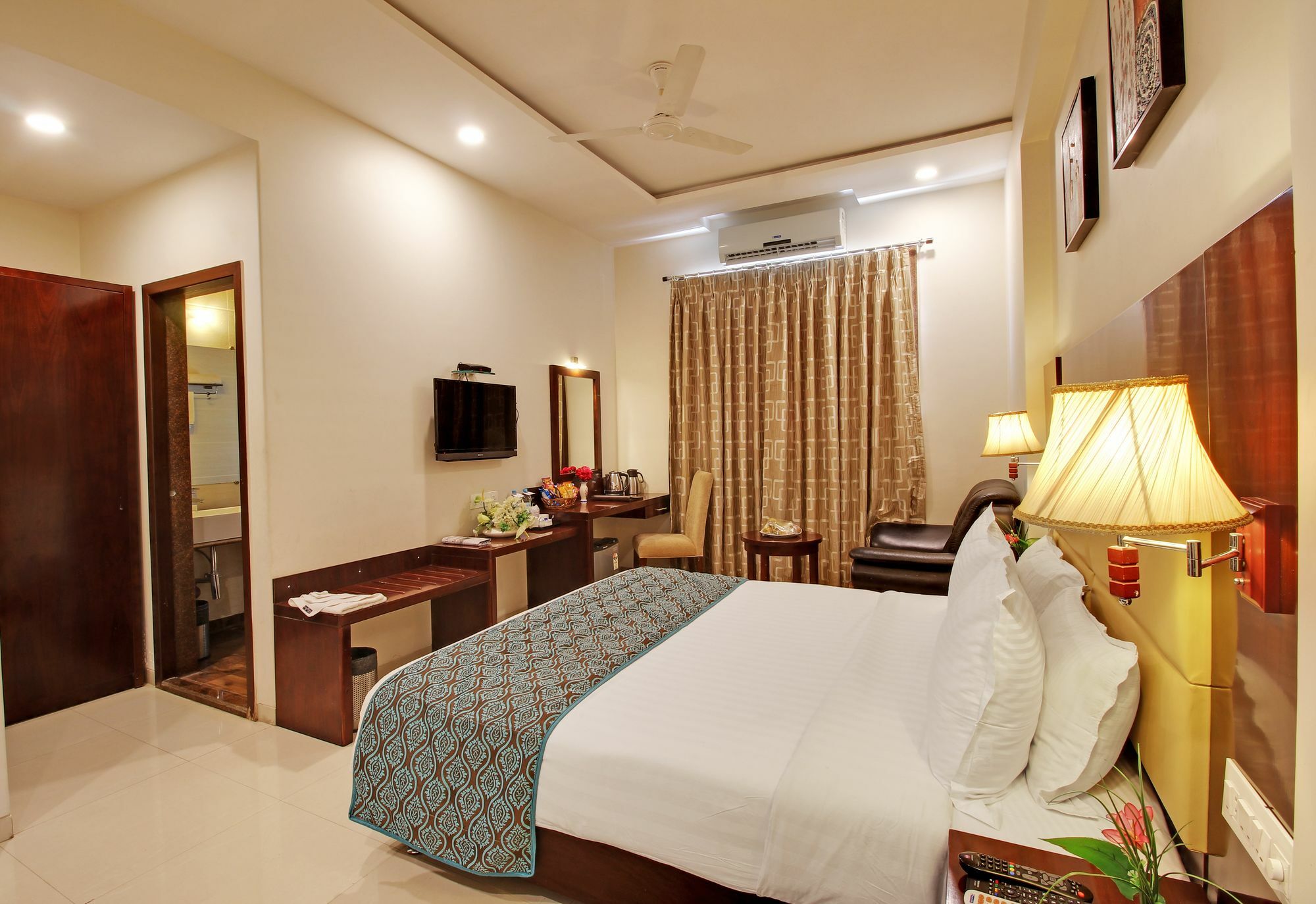 Hotel Sai Jashan Shirdi - Where Blessings & Comfort Meet Buitenkant foto